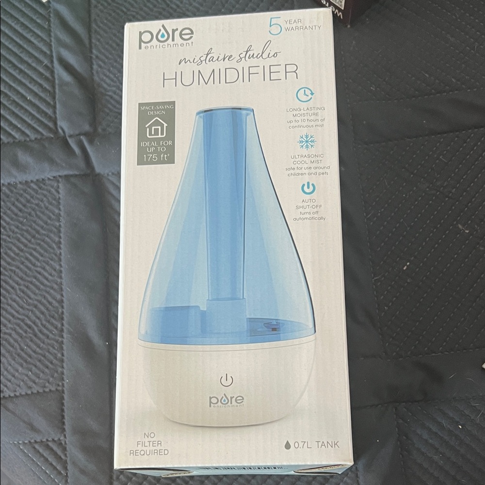 Pure Enrichment Blue and White Humidifier